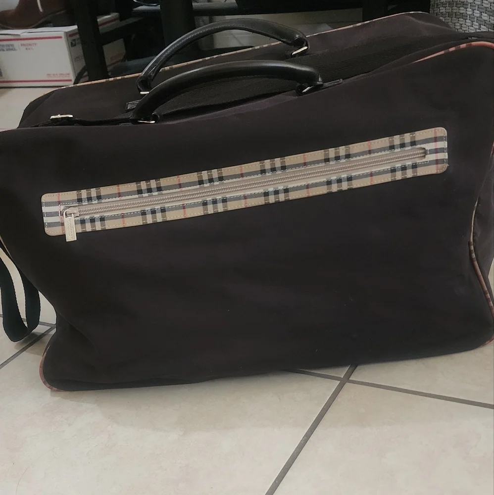 Burberry Fragrance Stylish Brown Bag‎